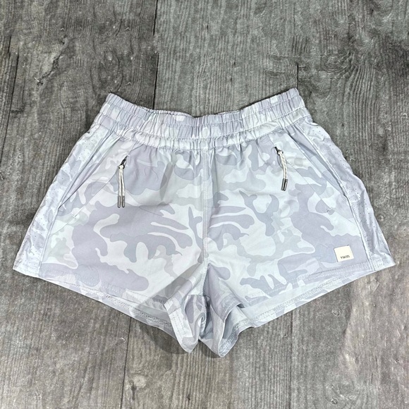Vuori Grey Dash Lightweight Shorts [11019] - Picture 2 of 10
